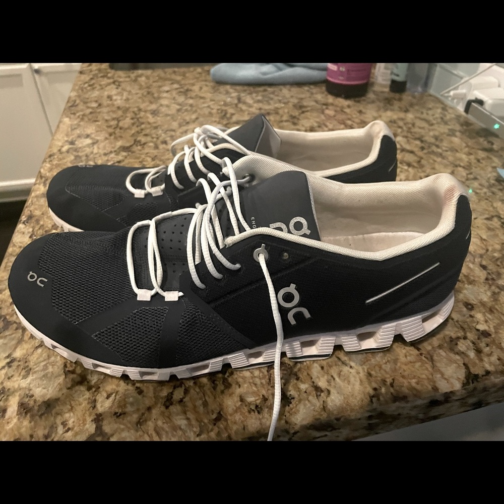 ON men’s running shoes